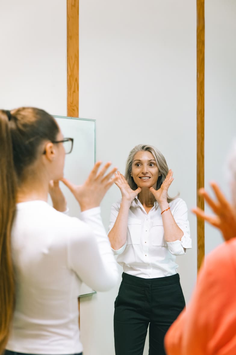 Carole Berthelot lors d’une intervention de prévention des TMS et de gestion du stress en entreprise